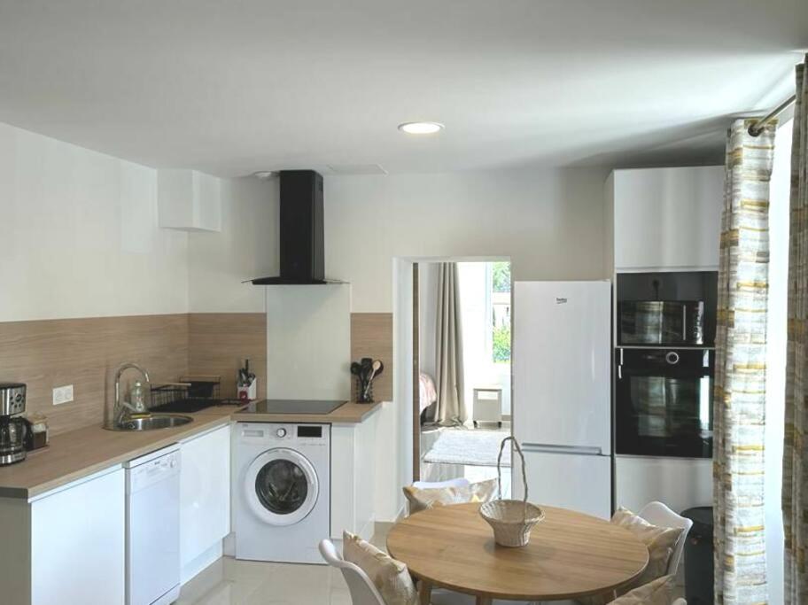 Cocoon 52 M2 New, Beautiful View Castle And Mountain * Foix